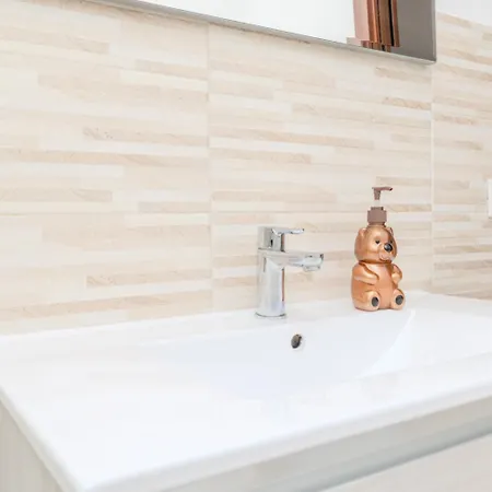 Felix House 1 Апартаменти *